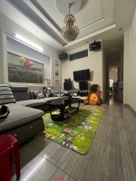 Cho thuê nhà mặt tiền 11 phòng ngủ 2 mặt bằng yersin phường 9 đà lạt 30tr/tháng