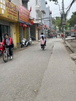 Gần 70m mặt trục chính vỉa hè rộng kinh doanh sầm uất, gần trường học, giá 9,28