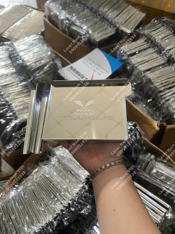 Gia công khắc laser dụng cụ y tế giá rẻ - tại laser nam việt