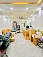 Hiếm nhà hoàng cầu 50m phân lô ô tô thông sàn kinh doanh giá tốt