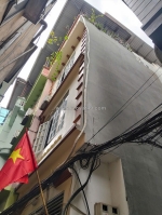 Hoàng ngân 31 m2 x 4 tầng mt 3.9 lô góc 7.5 tỷ ô tô cách cửa 7 m q.thanh xuân