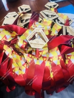 Huy chương gỗ – món quà lưu giữ thanh xuân học trò - laser nam việt