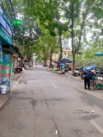 Mai dịch cầu giấy- mặt trước mặt phố - mặt sau mặt ngõ - vỉa hè đá bóng - kinh