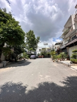 Nhà 4 tầng - hxt 8m có vỉa hè 2 mét, dt: 80m² x 4 tầng, nội thất gỗ