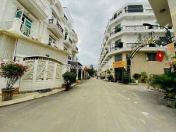 Nhà đẹp tô ngọc vân quận 12 cho thuê, 4pn 5wc, xe hơi đậu