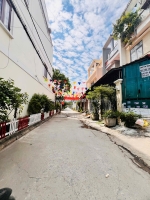 Nhà khu đồng bộ cực đẹp đẽ văn minh! đường 8m ô tô đậu cửa, giáp gò vấp