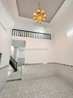 Nhà rộng rãi 6x12m, ngay ngã tư ga giáp gò vấp, giá rẻ tiện sửa chữa