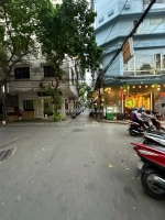 Phố ngụy như kon tum 46 m2 x 6 tầng k/d cafe , vp thang máy v/hè ,công viên