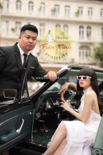 Phụ nữ xinh đẹp nhất là được mặc trên mình chiếc váy cưới trắng tinh khôi