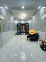 Sát mặt tiền hoàng diệu 
trung tâm q4 -200 m q1,q2..
có 4 tỷ