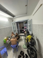 Sát mặt tiền  tôn đản q4
đúc 5 tấm có 4 tỷ