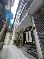 Tòa căn hộ dịch vụ (apartment) ngõ 444 đội cấn 101m/8t thang máy, mt 6m