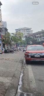 Trung tâm đống đa ,mặt phố kinh doanh sầm uất ,vỉa hè rộng, vị trí hoa