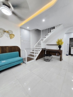 ► nhà kiệt 3m sát mt trần quý cáp, thạch thang, 2 tầng cứng đẹp, 2.68 tỷ