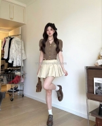 12 cách phối chân váy xếp ly ngắn thần thái - quỳnh boutique