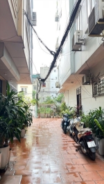 Bán nhà 48m 5t bồ đề, long biên , oto ,kd, giá 9,4ty.