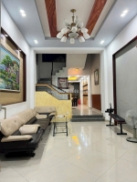 Bán nhà hẻm xe hơi âu cơ sát tân bình. dt 4x17m kc 2 lầu st. nhà đẹp như