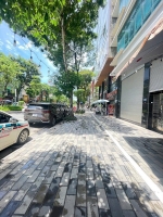 Bán nhà  mặt phố lạc long quân – vỉa hè đá bóng kinh doanh- thang máy hiện đại