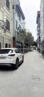 Bán nhà nguyễn văn cừ – gara ô tô – thang máy – 7 tầng – nội thất sang trọng