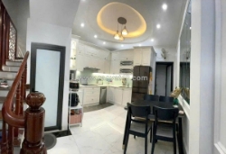 Bán phân lô cán bộ 4 tầng, 44m2 phố thái hà, quận đống đa, gara ô tô, giá chỉ