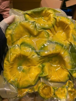 Bơ cắt đôi đông lạnh