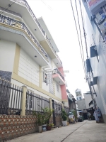 Căn nhà lô góc 2 mặt tiền kinh doanh - hẻm rộng thênh thang - mã lò - bình trị