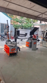 Máy tháo vỏ xe leo, máy nạy vỏ xe leo