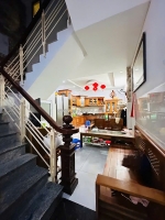 Ngỡ không có nhà 4 tầng, nhỉnh 7 tỷ
ai ngờ có căn quá đẹp, hxh, gần ngã 4 âu