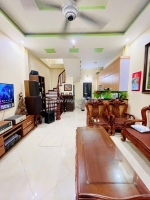 Nhà dân xây phố quan nhân gần hồ về ở ngay 36m, chỉ 7.2 tỷ.