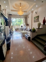 Nhà mặt tiền khu dân cư cao cấp – gần metro bình phú – hầm, 4 lầu, 7pn – nhỉnh