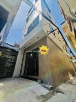 Nhà xây mới sau mặt đường thiên lôi, 45m 4 tầng, giá 4.25 tỉ lô góc