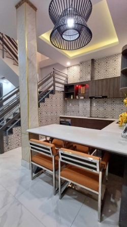 ♣ nhà kiệt ô tô thẳng 60m ra nguyễn tri phương, 82m2, ngang 5.5m, 3 tầng, 6