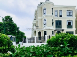 Bán biệt thự lô góc