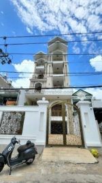 Bán biệt thự tâm huyết mt đường 44, p14, gò vấp, dt 10x28m, 1 hầm 5 tầng, giá