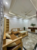 Bán căn nhà 33m2, 5 tầng  ô tô đỗ cửa ngọc thụy, long biên