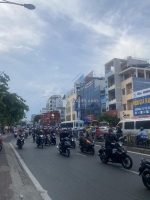 *bán nhà căn góc mặt tiền 5tầng ngay nguyễn biểu-trần hưng đạo 4,5x21