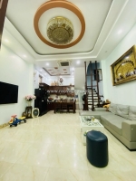 Bán nhà cầu giấy, lô góc, 2 thoáng, ngõ ô tô, 43m2, 5 tầng, mt 4.6m, chỉ .9 tỷ