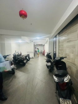 Bán nhà hào nam – căn hộ dịch vụ 8 tầng thang máy – 19 phòng full khách – dòng