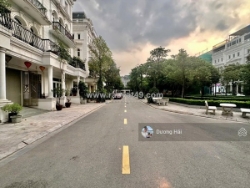 Bán nhà liền kề lô góc dịch vọng hậu cầu giấy - 100m 6 tầng - view vườn hoa kdvp