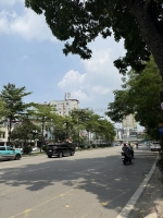 Bán nhà mặt đường láng, đống đa - 120m² x 5t thang máy - vỉa hè ô tô tránh -