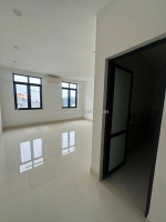 Bán nhà mặt phố bà triệu, liên bảo, vĩnh yên. dt 100m2