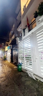 Bán nhà ngay mặt tiền bông sao 6x23 ngay chợ chỉ 9 tỷ 2