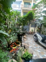 Bán nhà phố hồng tiến – 3m², 7 tầng, có thang máy – giá hơn 40 tỷ, sân vườn