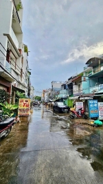 Cách mặt tiền đường xe hơi 🚗30 m
giá chỉ hơn 3 tỷ trung tâm q4