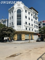 Cho thuê biệt thự ngõ 214 nguyễn xiển ,120m x 5 tầng 1 tum thông sàn , thang máy riêng có pccc hiện đại