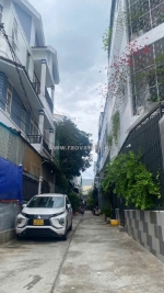 Hẻm xịn xe hơi né nhau - ngang lớn 5.3m vuông vức - 56m2 - kề bên bình long -