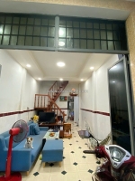 Nhà 1 lầu cạnh hẻm xe hơi hưng phú p10q8