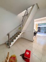 Nhà 2 tầng mt đường tám danh p4q8. giá: 6.2 tỷ tl