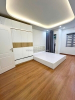 Nhà dương quảng hàm ở luôn, ngõ ba gác 31m2 5 tầng mặt tiền 3.3m giá 9.6 tỷ