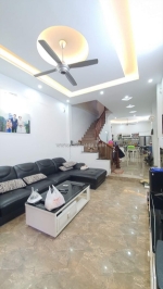 Nhà võ chí công – 24,8/32m² x 5 tầng – ngõ to rộng – gần hoàng quốc việt – 7.8